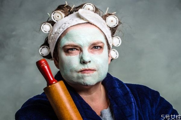 冬季護膚的方法有什么呢 冬季要減少面膜的次數(shù)嗎 冬季護膚的方法有什么呢 冬季要減少面膜的次數(shù)嗎