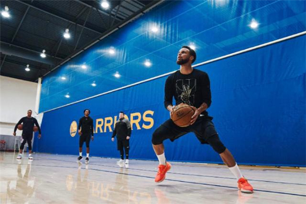 庫里7和歐文6哪個(gè)好 庫里7和歐文6實(shí)戰(zhàn)對(duì)比測(cè)評(píng) 庫里7和歐文6哪個(gè)好 庫里7和歐文6實(shí)戰(zhàn)對(duì)比測(cè)評(píng)