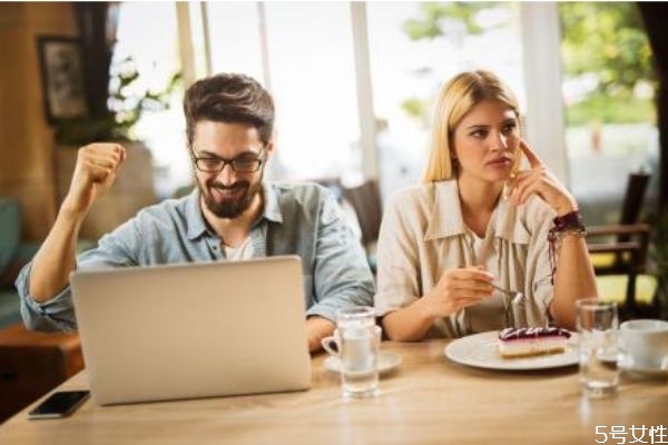 第一次約會(huì)男生滿意的表現(xiàn) 第一次見(jiàn)面后有戲表現(xiàn) 第一次約會(huì)男生滿意的表現(xiàn) 第一次見(jiàn)面后有戲表現(xiàn)