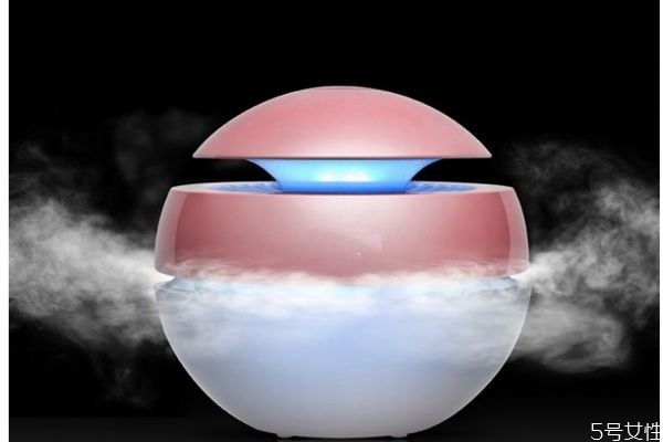 加濕器的原理是什么呢 加濕器可以加熱水嗎 加濕器的原理是什么呢 加濕器可以加熱水嗎