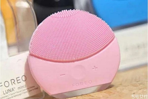 洗臉儀應(yīng)該怎么用呢 洗臉儀可以帶上飛機嗎