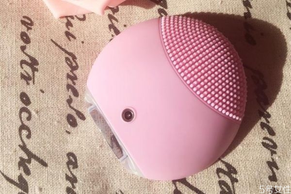 luna洗臉儀值得入手嗎 被無數(shù)安利的清潔產品