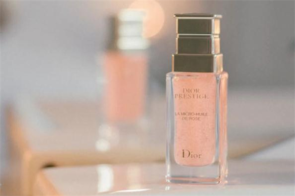 迪奧小粉瓶精華多少錢 迪奧花秘瑰萃精華液價格 迪奧小粉瓶精華多少錢 迪奧花秘瑰萃精華液價格