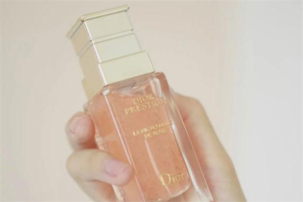 迪奧小粉瓶精華多少錢 迪奧花秘瑰萃精華液價格 迪奧小粉瓶精華多少錢 迪奧花秘瑰萃精華液價格