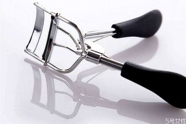 睫毛夾分哪些種類 睫毛夾的挑選 睫毛夾分哪些種類 睫毛夾的挑選