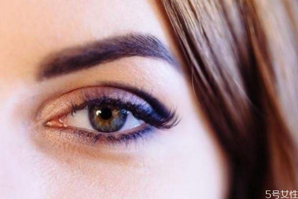 嫁接睫毛怎么卸下來 嫁接睫毛的詳細步驟 嫁接睫毛怎么卸下來 嫁接睫毛的詳細步驟