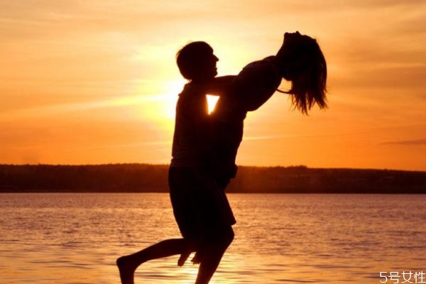 初戀是一種什么樣感覺呢 初戀的味道是怎么樣的呢 初戀是一種什么樣感覺呢 初戀的味道是怎么樣的呢