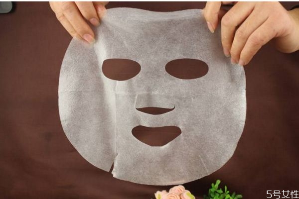 面膜紙的成分是什么呢 壞的面膜紙會傷害皮膚嗎 面膜紙的成分是什么呢 壞的面膜紙會傷害皮膚嗎