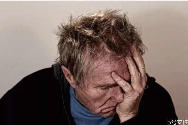 為什么老年人會(huì)腦出血呢 造成的原因是什么呢 為什么老年人會(huì)腦出血呢 造成的原因是什么呢