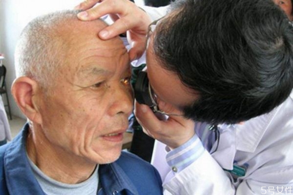 為什么老年人會(huì)腦出血呢 造成的原因是什么呢 為什么老年人會(huì)腦出血呢 造成的原因是什么呢