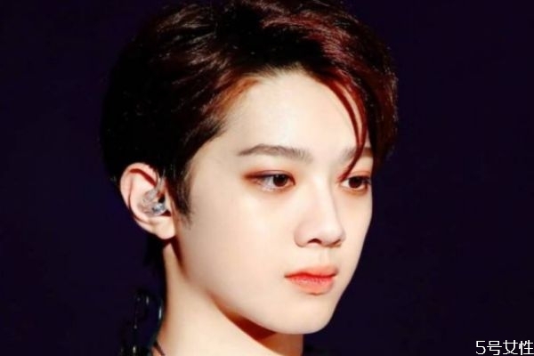 內(nèi)向的男生應該怎么追女生 內(nèi)向男生追女生要注意 內(nèi)向的男生應該怎么追女生 內(nèi)向男生追女生要注意