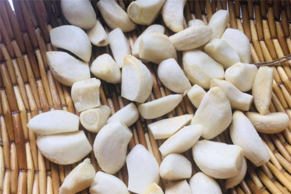 吃大蒜可以增強抵抗力嗎 大蒜可以增強免疫力嗎 吃大蒜可以增強抵抗力嗎 大蒜可以增強免疫力嗎