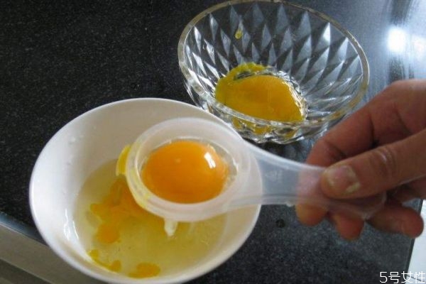 蛋黃有什么營養(yǎng)價(jià)值呢 吃蛋黃有什么好處呢