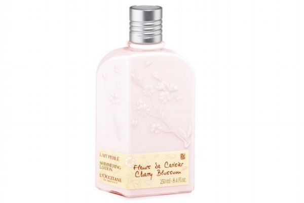 歐舒丹櫻花潤膚露怎么用 歐舒丹櫻花潤膚露可以擦臉嗎 歐舒丹櫻花潤膚露怎么用 歐舒丹櫻花潤膚露可以擦臉嗎