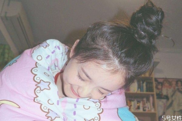 男朋友和前女友有聯(lián)系是什么心理 怎么處理前女友的關系