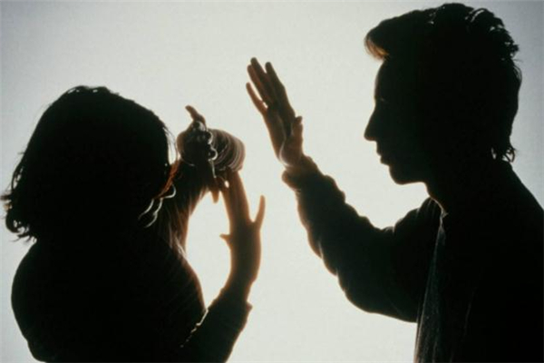 家暴該不該被原諒 被家暴該不該離婚 家暴該不該被原諒 被家暴該不該離婚