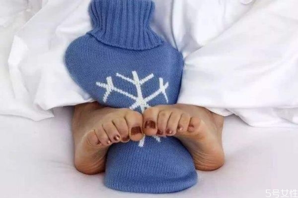 手腳容易發(fā)冷是為什么呢 造成手腳冰涼原因是什么呢 手腳容易發(fā)冷是為什么呢 造成手腳冰涼原因是什么呢