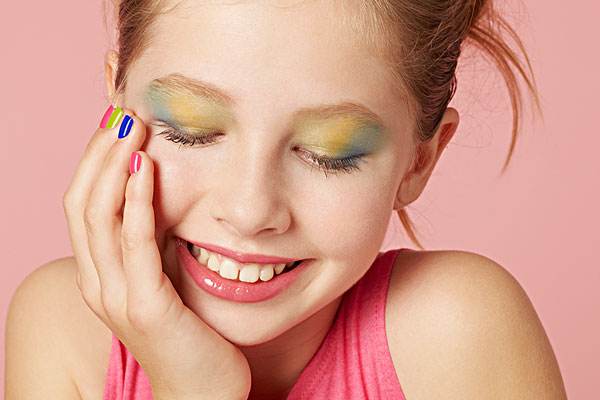化妝是不是皮膚老得快 長期使用化妝品會有什么危害