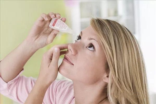 沙眼和結(jié)膜炎怎么辨別 如何預(yù)防沙眼和結(jié)膜炎 沙眼和結(jié)膜炎怎么辨別 如何預(yù)防沙眼和結(jié)膜炎