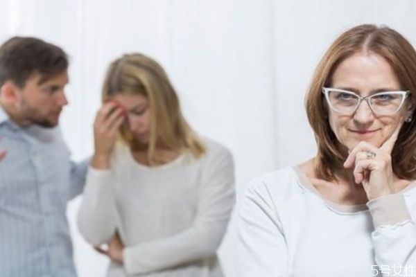 第一次見(jiàn)公婆怎么說(shuō)話(huà) 第一次見(jiàn)公婆女孩應(yīng)該注意什么