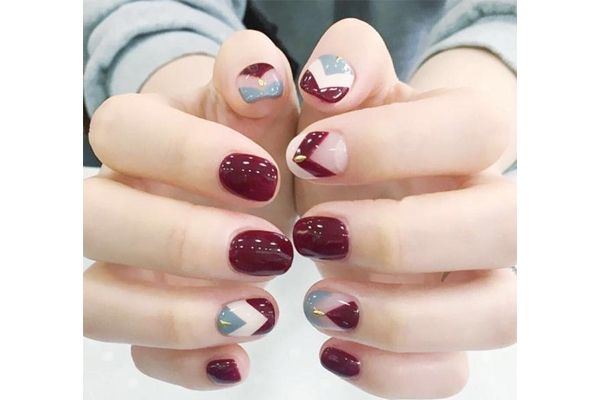 超有格調(diào)的新年美甲 紅色新年美甲有哪些 超有格調(diào)的新年美甲 紅色新年美甲有哪些