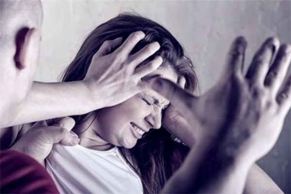 如何看清伴侶有無暴力傾向 怎么看男人有沒有暴力傾向 如何看清伴侶有無暴力傾向 怎么看男人有沒有暴力傾向