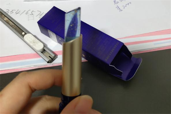 阿芙小王子唇膏怎么樣 阿芙小王子唇膏保質(zhì)期 阿芙小王子唇膏怎么樣 阿芙小王子唇膏保質(zhì)期