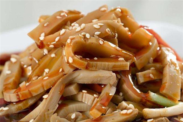 筍干為什么會(huì)發(fā)黑 筍干里面有黑點(diǎn)能吃嗎 筍干為什么會(huì)發(fā)黑 筍干里面有黑點(diǎn)能吃嗎