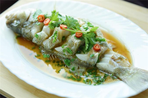 蒸鱸魚要腌多長(zhǎng)時(shí)間 鱸魚蒸出來很腥怎么辦 蒸鱸魚要腌多長(zhǎng)時(shí)間 鱸魚蒸出來很腥怎么辦