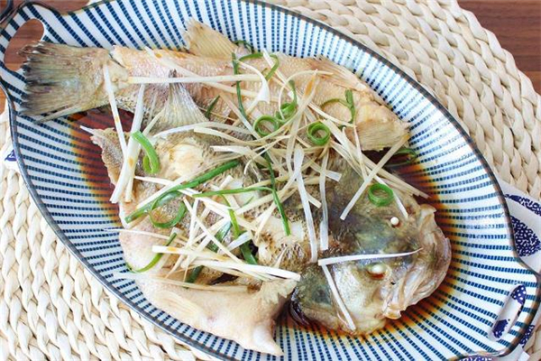 一斤的鱸魚要蒸多久 一斤的鱸魚有多少公分 一斤的鱸魚要蒸多久 一斤的鱸魚有多少公分