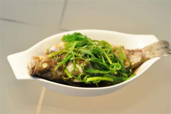 鱸魚死了多久不能吃了 鱸魚死了能過夜嗎 鱸魚死了多久不能吃了 鱸魚死了能過夜嗎