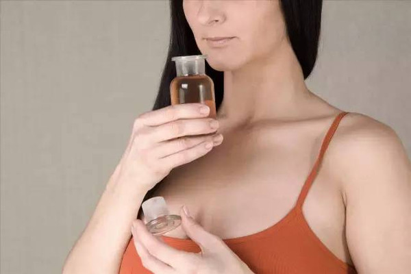 胸部大小不對稱是為什么 胸部大小不對稱的原因 胸部大小不對稱是為什么 胸部大小不對稱的原因