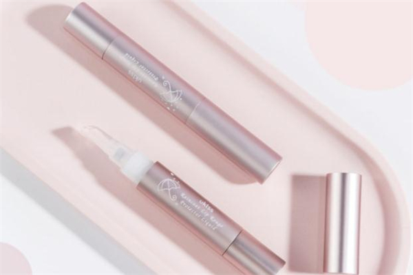 ukiss口紅雨衣怎么出不來 ukiss口紅雨衣安全嗎 ukiss口紅雨衣怎么出不來 ukiss口紅雨衣安全嗎