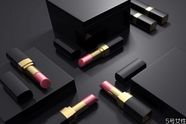 經(jīng)?；瘖y真的很傷皮膚嗎 應不應該使用化妝品呢