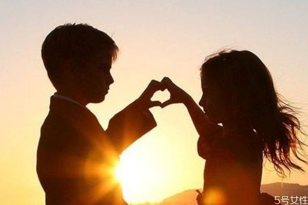 愛(ài)情可以將就嗎 究竟什么是愛(ài)情呢 愛(ài)情可以將就嗎 究竟什么是愛(ài)情呢