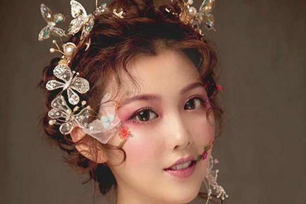 五官扁平的女生怎么化妝好看 五官扁平女生的化妝技巧 五官扁平的女生怎么化妝好看 五官扁平女生的化妝技巧