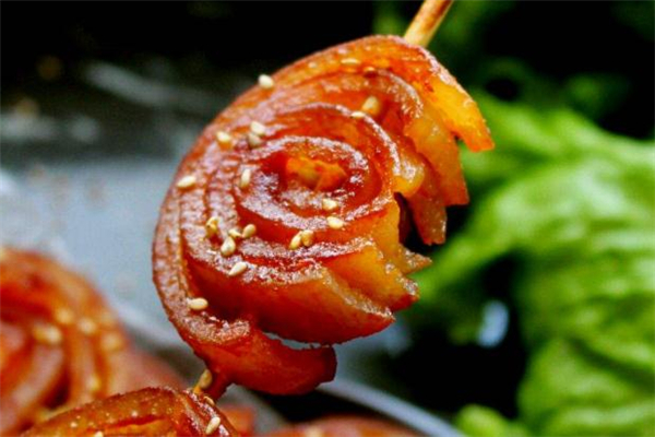 豬皮是發(fā)物嗎 吃豬皮會(huì)過敏嗎 豬皮是發(fā)物嗎 吃豬皮會(huì)過敏嗎