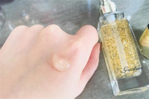 嬌蘭金箔妝前乳用法 嬌蘭金箔妝前乳用于防曬前還是后 嬌蘭金箔妝前乳用法 嬌蘭金箔妝前乳用于防曬前還是后