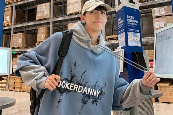 港風(fēng)穿搭有什么特點(diǎn) 男生港風(fēng)穿搭圖片