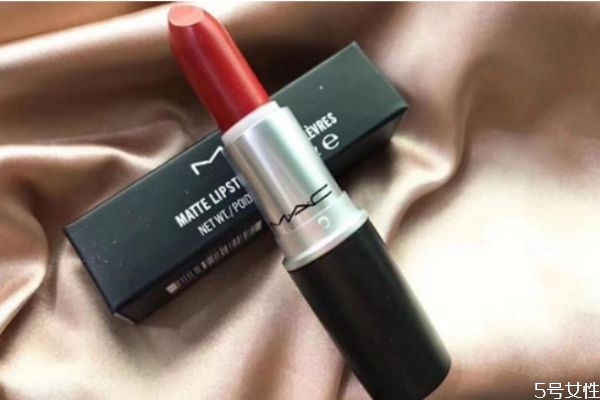 口紅選什么牌子比較好 哪個(gè)牌子口紅最滋潤(rùn)