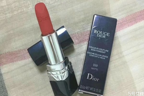 口紅選什么牌子比較好 哪個(gè)牌子口紅最滋潤(rùn)