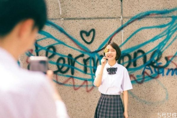 被求婚女生該說什么 被求婚應(yīng)該怎么回復 被求婚女生該說什么 被求婚應(yīng)該怎么回復