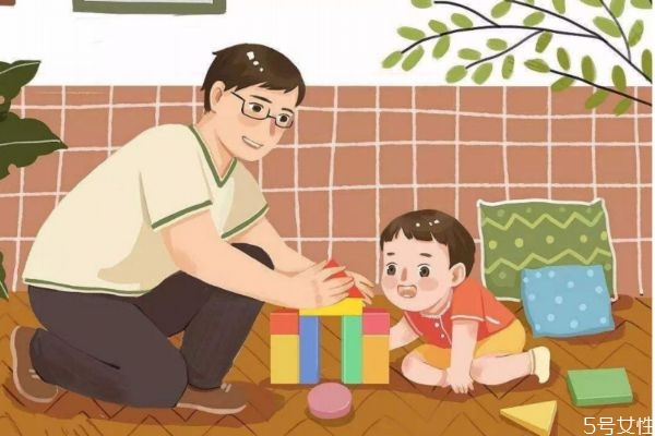 照顧孩子是妻子一個人義務(wù)嗎 父親應(yīng)不應(yīng)該照顧孩子呢