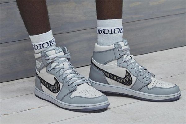 迪奧aj1聯(lián)名什么時(shí)候發(fā)售 迪奧聯(lián)名aj1多少錢