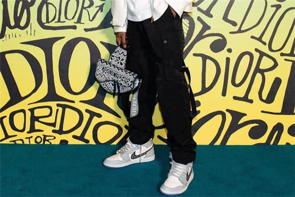 毒app怎么看物流信息 毒app怎么聯(lián)系賣(mài)家 毒app怎么看物流信息 毒app怎么聯(lián)系賣(mài)家