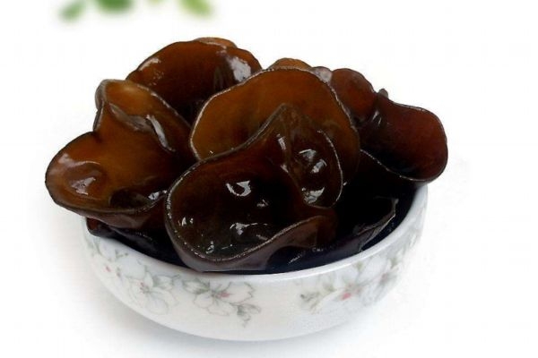黑木耳的營養(yǎng)價值有什么呢 吃黑木耳有什么好處呢 黑木耳的營養(yǎng)價值有什么呢 吃黑木耳有什么好處呢