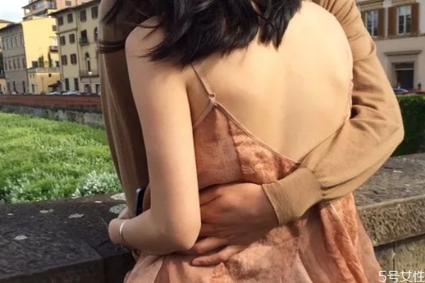 女生說你要對(duì)我負(fù)責(zé)什么意思 女生說要你對(duì)她負(fù)責(zé)的意思