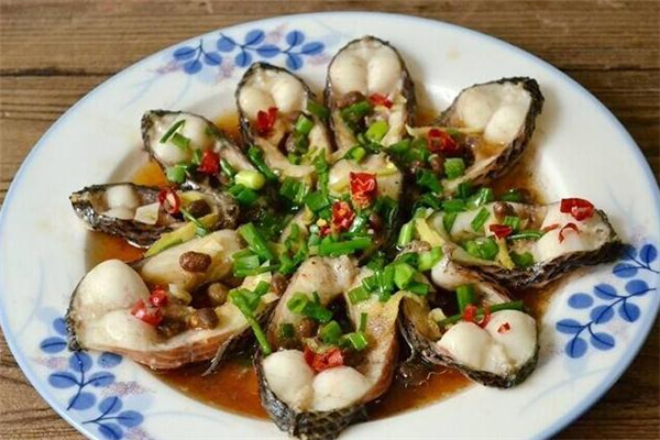 清蒸黑魚(yú)的做法 清蒸黑魚(yú)怎么做不腥 清蒸黑魚(yú)的做法 清蒸黑魚(yú)怎么做不腥