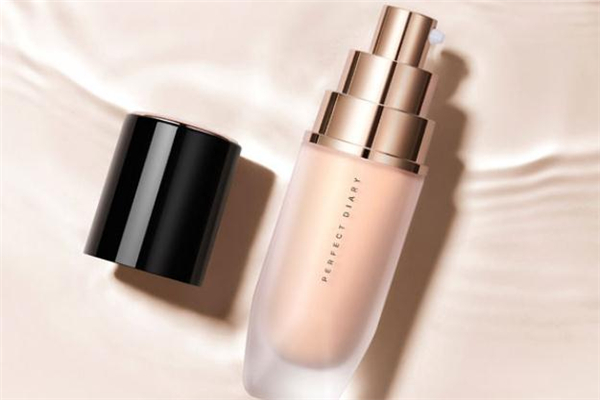 完美日記深水彈粉底液怎么樣 完美日記深水彈粉底好用嗎 完美日記深水彈粉底液怎么樣 完美日記深水彈粉底好用嗎