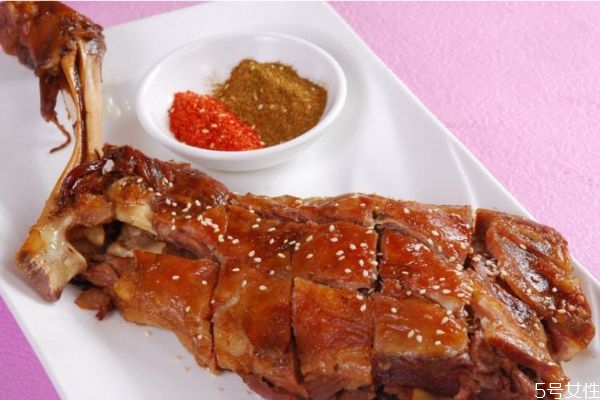 羊腿有什么營養(yǎng)價(jià)值呢 吃羊腿有什么好處呢